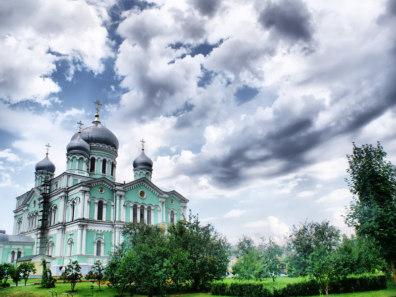 Неважна, коль нам основаньем дорога!