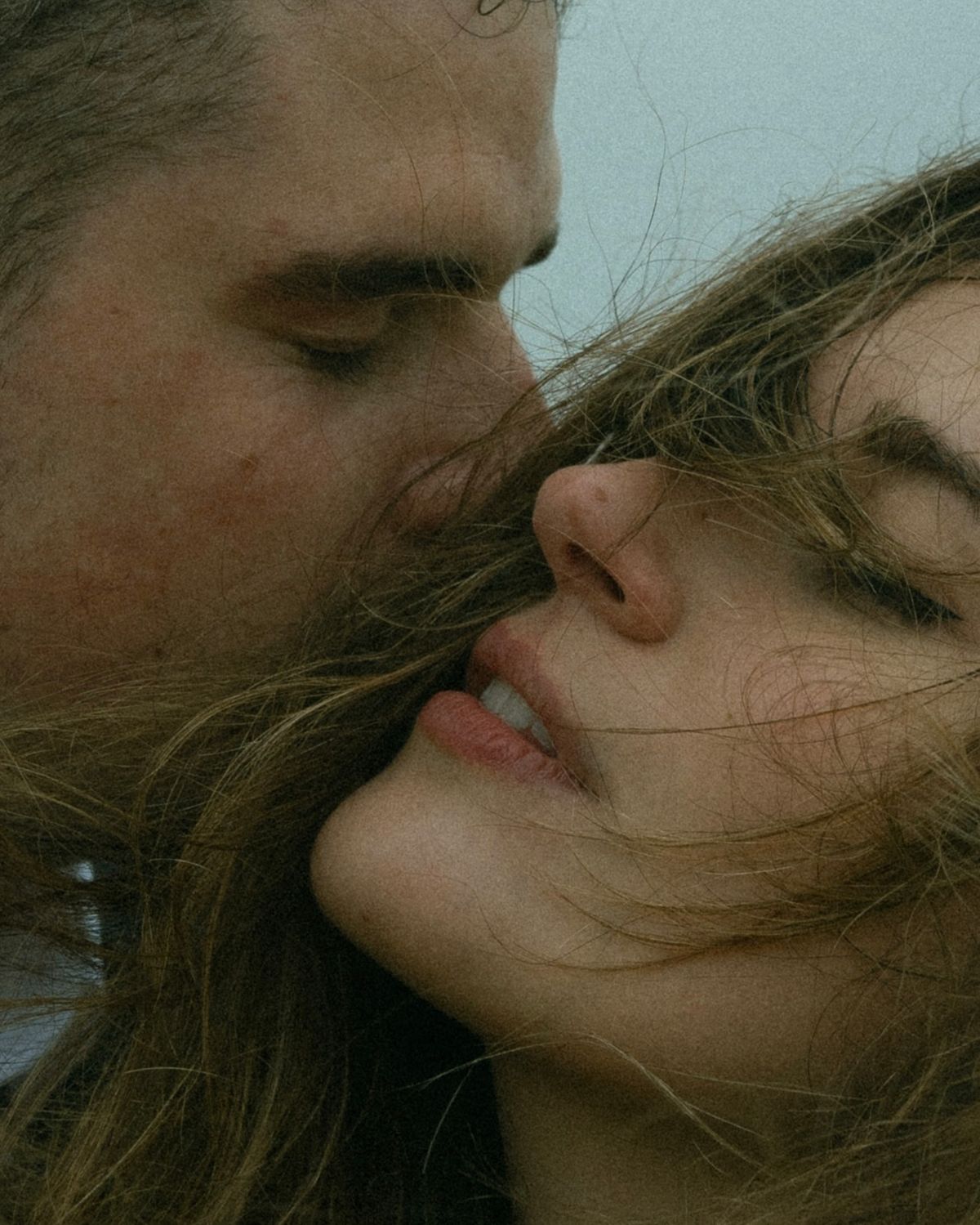 В ночи страстной и безбрежной!