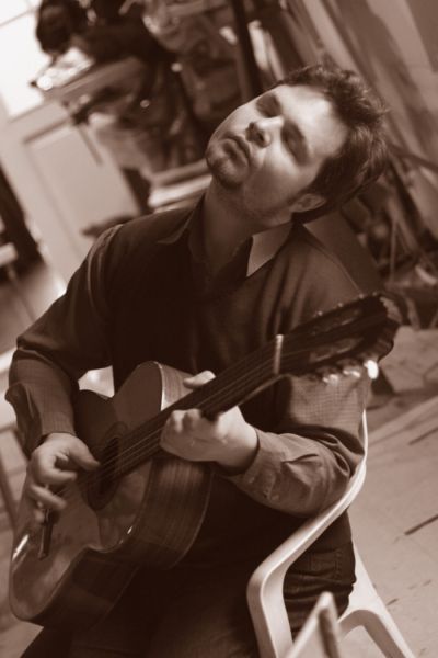 Красиков незрячий музыкант. Певец с гитарой. Слепой гитарист джефф хили. Слепой музыкант на гитаре. Слепой музыкант на гитаре.