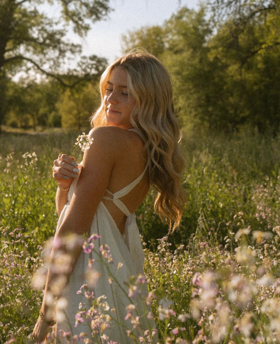 О любви твоей средь дней мечтаю!