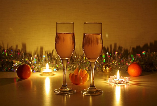 Зажигай новогодние свечи