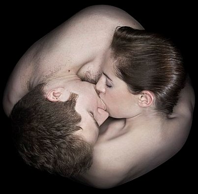 Мы нежились в любви, в страстях купались!