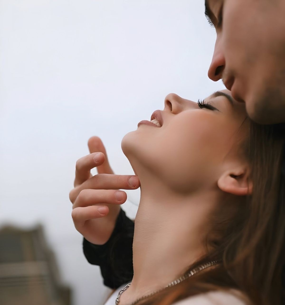 Хоть и в грехах душа твоя распята!