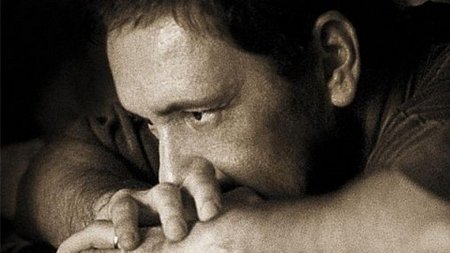 Трудно в грешность любви верить!