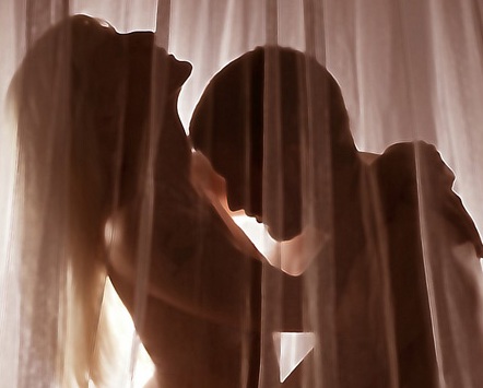 Оставим в памяти своей любви места!