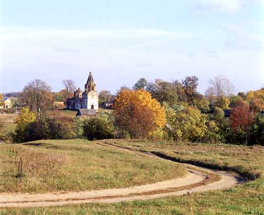 Брызжет утро в ярость светом