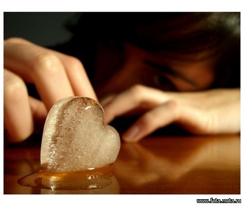 Любовь по коже, словно жаркий лед...