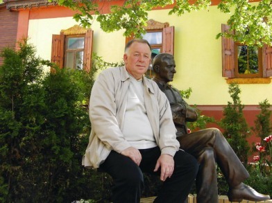 Василий Алоев