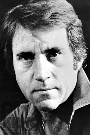 Поэту, актеру, певцу...