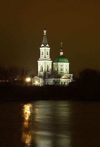 Смотрю на церковь