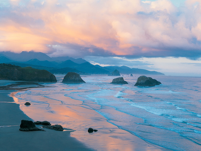 Волнуется небо раз...