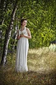 Распустила березонька волосы