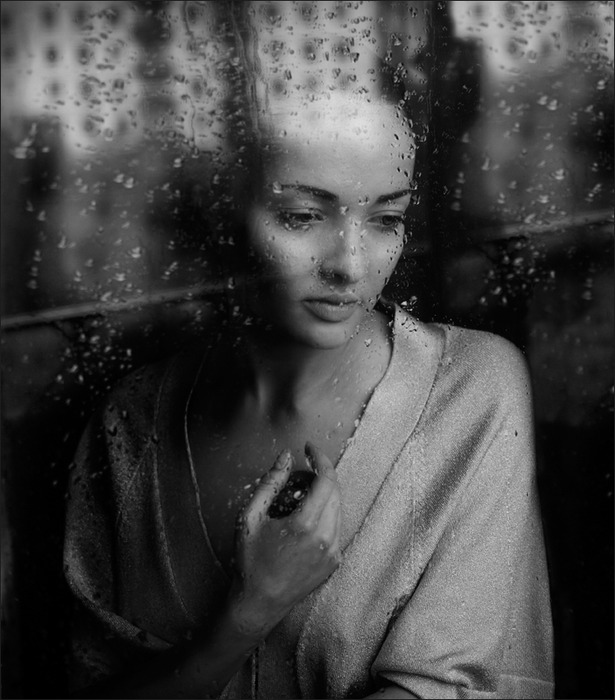 Женщина в окне. (Александр Куксин) / Стихи.ру