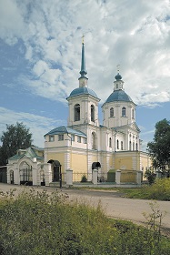 Затомилась на паперти нищая