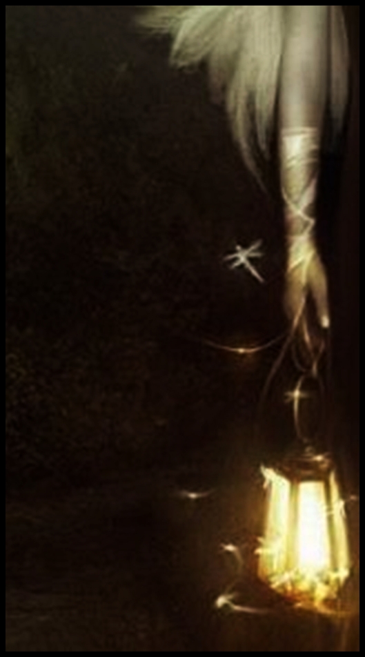 Кто-то с фонарем в руке