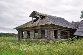 Деревня глядит на дорогу