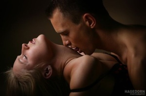 Ты меня уничтожаешь своей страстью...