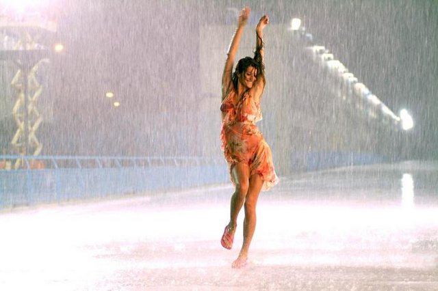 И в дожде находить своё счастье