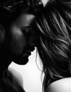 В прощальный день туманила печаль...