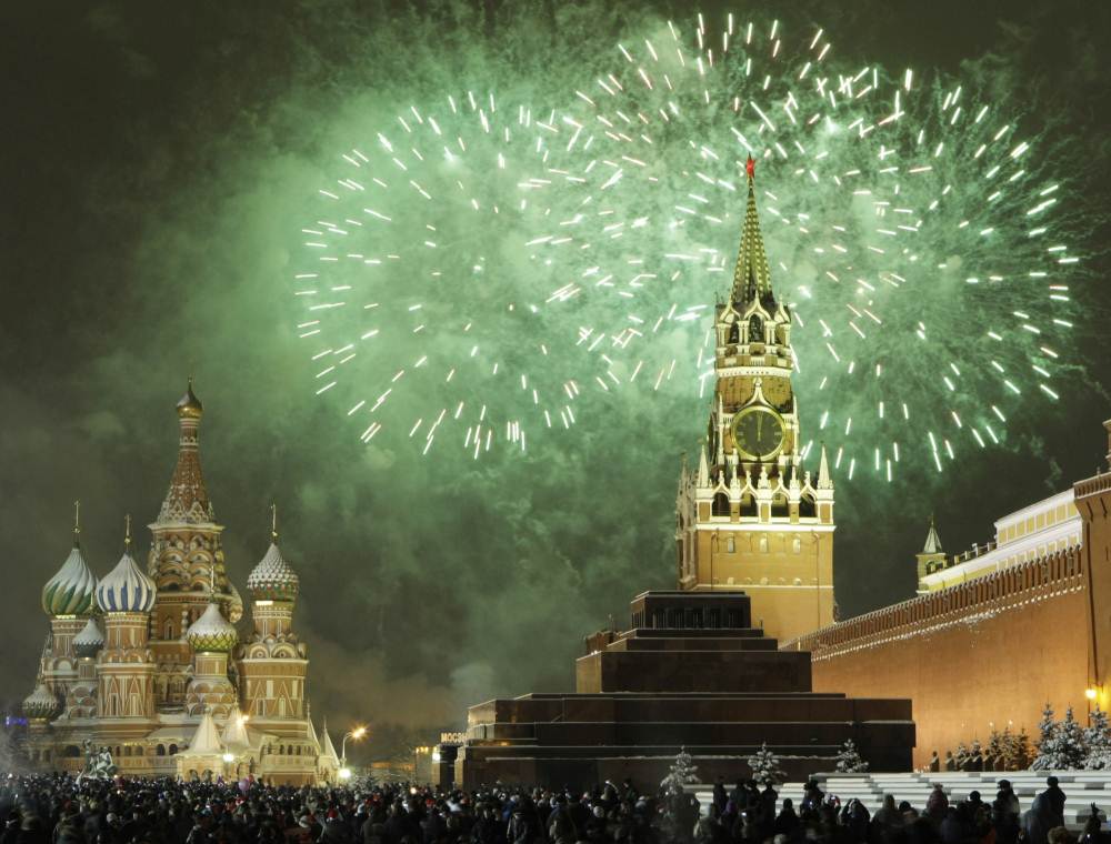 30 декабря 2015 года. Новогодние куранты. Москва куранты новый год. Москва. Москва Кремль красная площадь.
