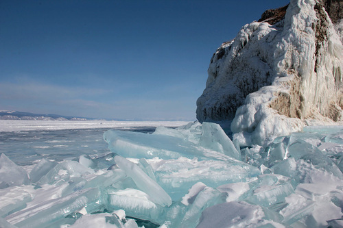 Любовь и зима! Торосы на море...