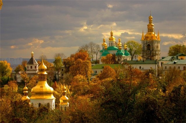 На прощанье спой мне осень
