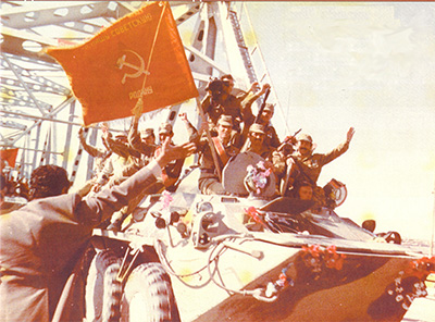 Мы свои знамёна не меняли