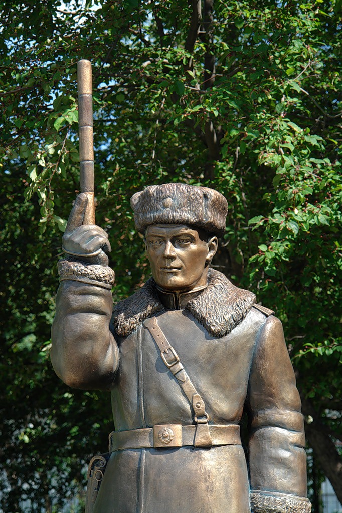 Глазок... и кто нашу жизнь охраняет