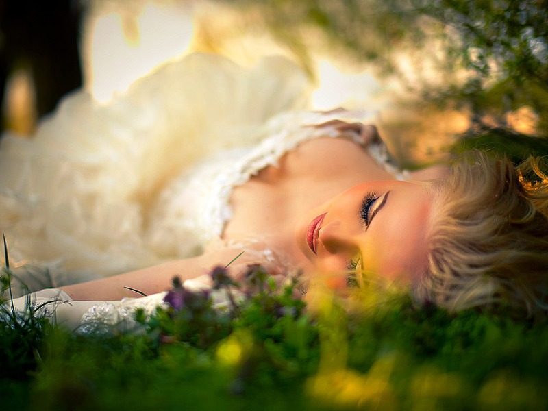 Милой шалостью весны...