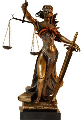 Дню Адвоката. Щит на меч сменившей!