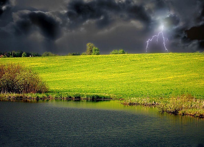 Гремит гроза, грохочет гром... (Ткаченко Альфира) / Стихи.ру