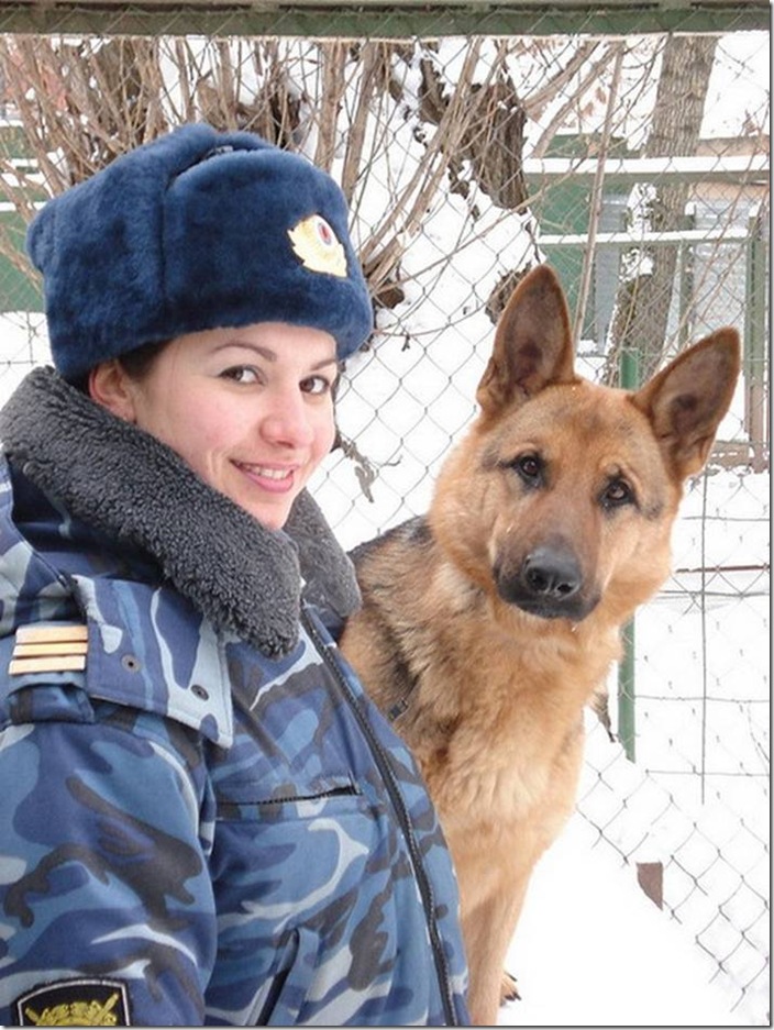 В переплетеньях потных тел полицейская