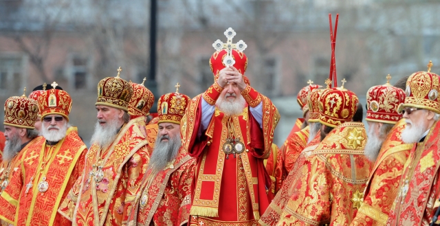 В нас - ближнего тебя, любя