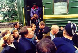 Солдат усмехается