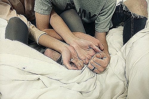 Здесь душа оборвалась в три слова