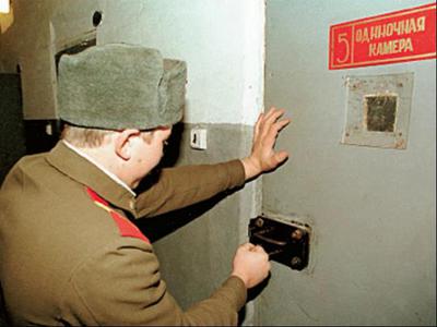 Что молчишь то, солдат?