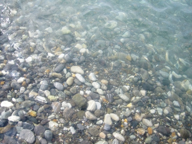 Волна и галька