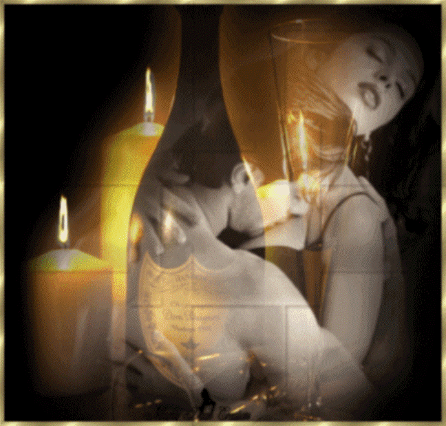 Вечером погасли свечи. Любовь при свечах. Страсть свечи. Свечи мужчина и женщина. Двое со свечой.