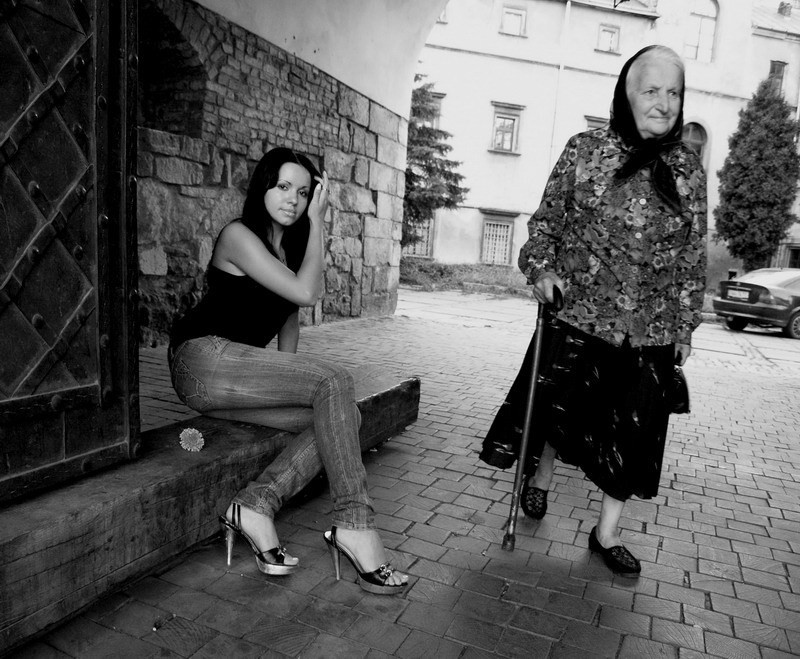 Уходящая молодость картинки. Просто уходило лето песня. Юность и зрелость. Ушла юность. Ушла юность.