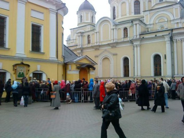 Покровский монастырь очередь