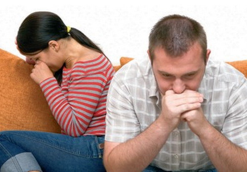 Она стояла у ворот...