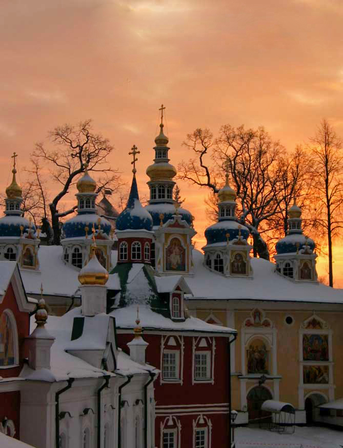 Свято Успенский Псково Печерский монастырь зимой