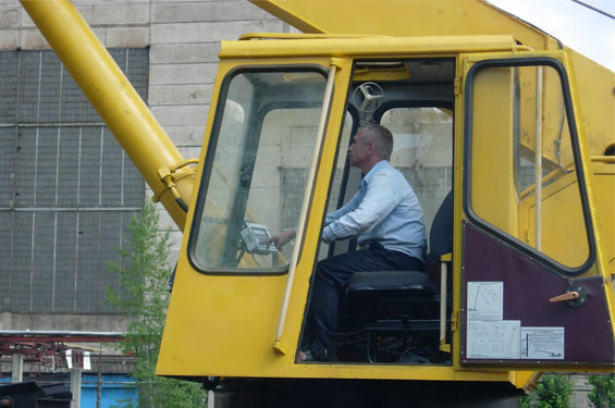 Подлинная история на дороге бывалого крановщика