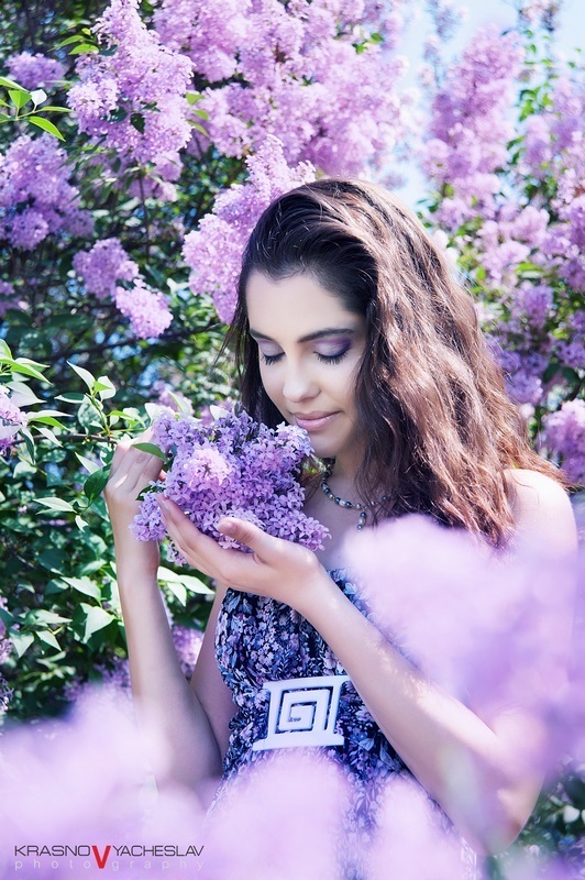 фестиваль сиреневый рай липецкая область. красивая фиолетовая поляна. портрет с сиренью. картинки на телефон природа. фотосессия в сирени.
