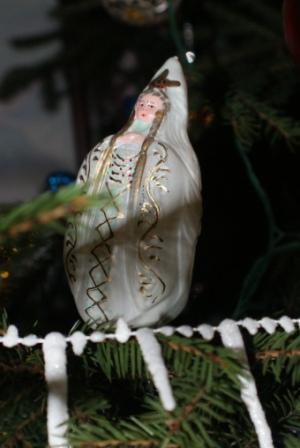 Шуршит газетный лист