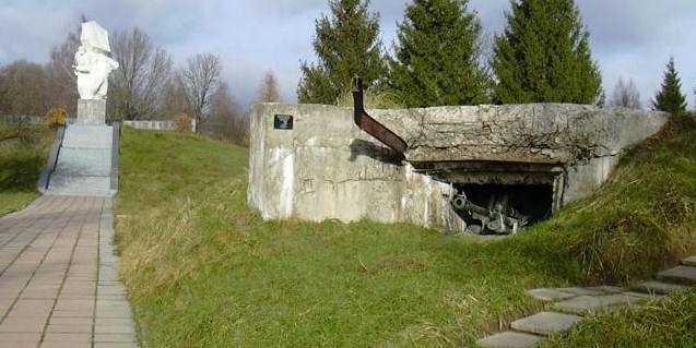 Шагнувшим в бессмертие