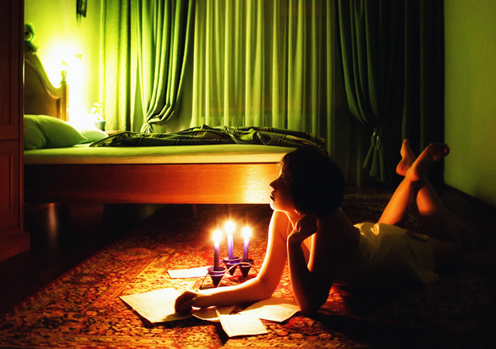 Безмолвствует строка...