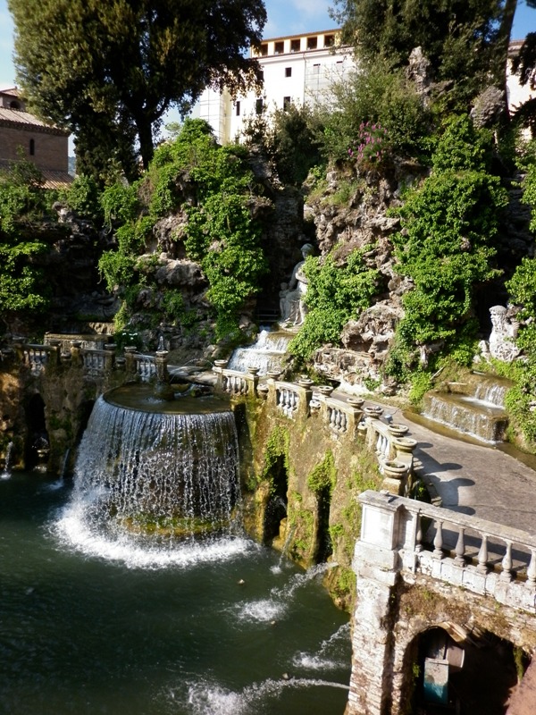 В тени великого