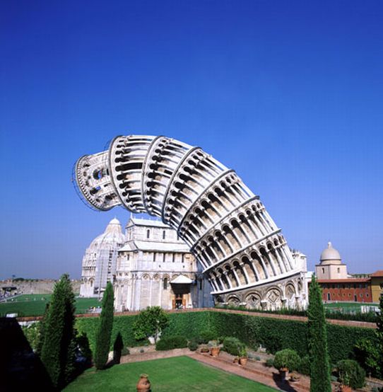 В городе Пиза падает башня