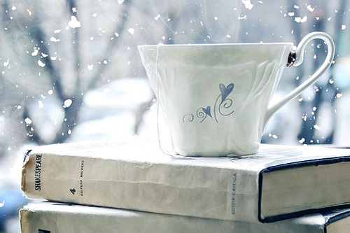 зиме за окном